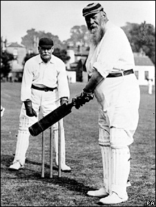 English cricketer WG Grace (1905)