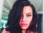 Adriana Lima capricha no carão para selfie e ganha chuva de elogios