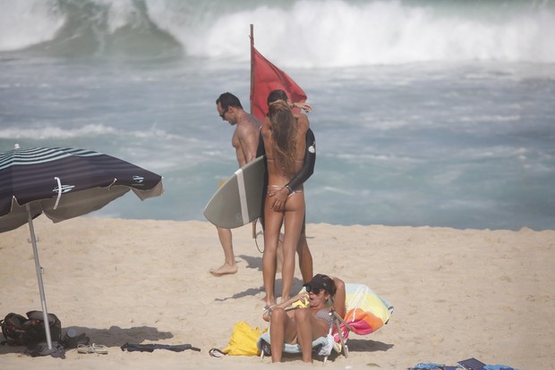 Cauã Reymond e Mariana Goldfarb (Foto: Agnews)