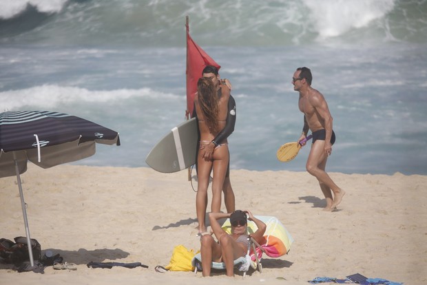 Cauã Reymond e Mariana Goldfarb (Foto: Agnews)