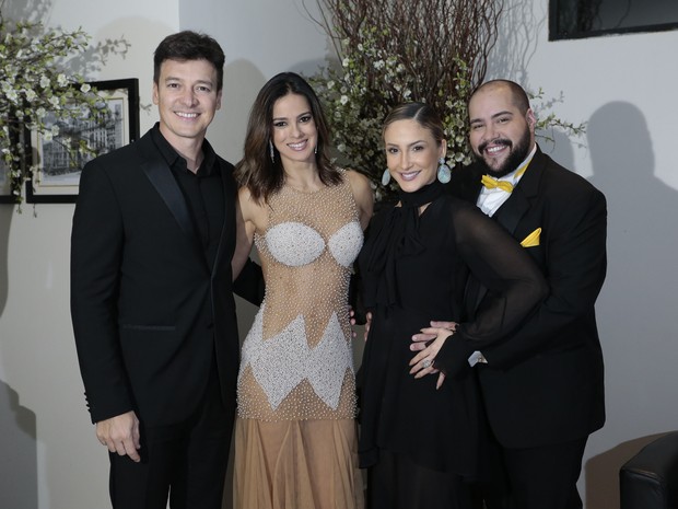 Rodrigo Faro, Vera Viel, Claudia Leitte e Tiago Abravanel em evento em São Paulo (Foto: Rafael Cusato/ Brazil News)