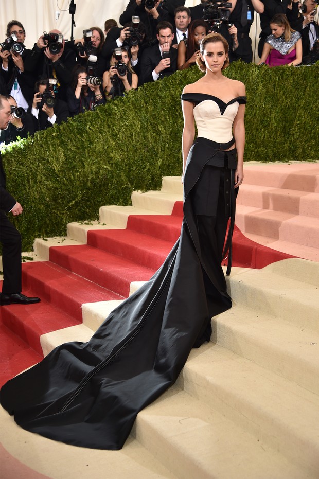 Emma Watson no baile de gala do MET, em Nova York (Foto: AFP)