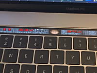 新型MacBook Proのタッチバー上でDOOM（FPSゲーム）をプレイする動画が話題に。