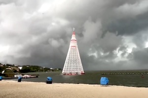 【動画】ブラジルで巨大な水上ツリーが崩れて1人が亡くなった事故。