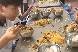 【動画】どういう事？中国の学食、まったく意味が分からないｗｗｗ2024年振り返り6月編。