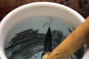 【芸術】小瓶の内側に風景画を描く中国人アーティスト、萬麗（Wan Li）の作画動画が人気に。