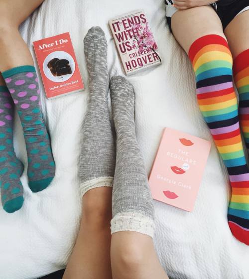 hopelessbooklover:
“Sunday is obviously not complete without a #SockSunday picture! 🙆🏻💖
•
So I think it’s safe to say that all the legs(and the people attached to them) would recommend picking up at least one book in this picture. I 100% recommend...