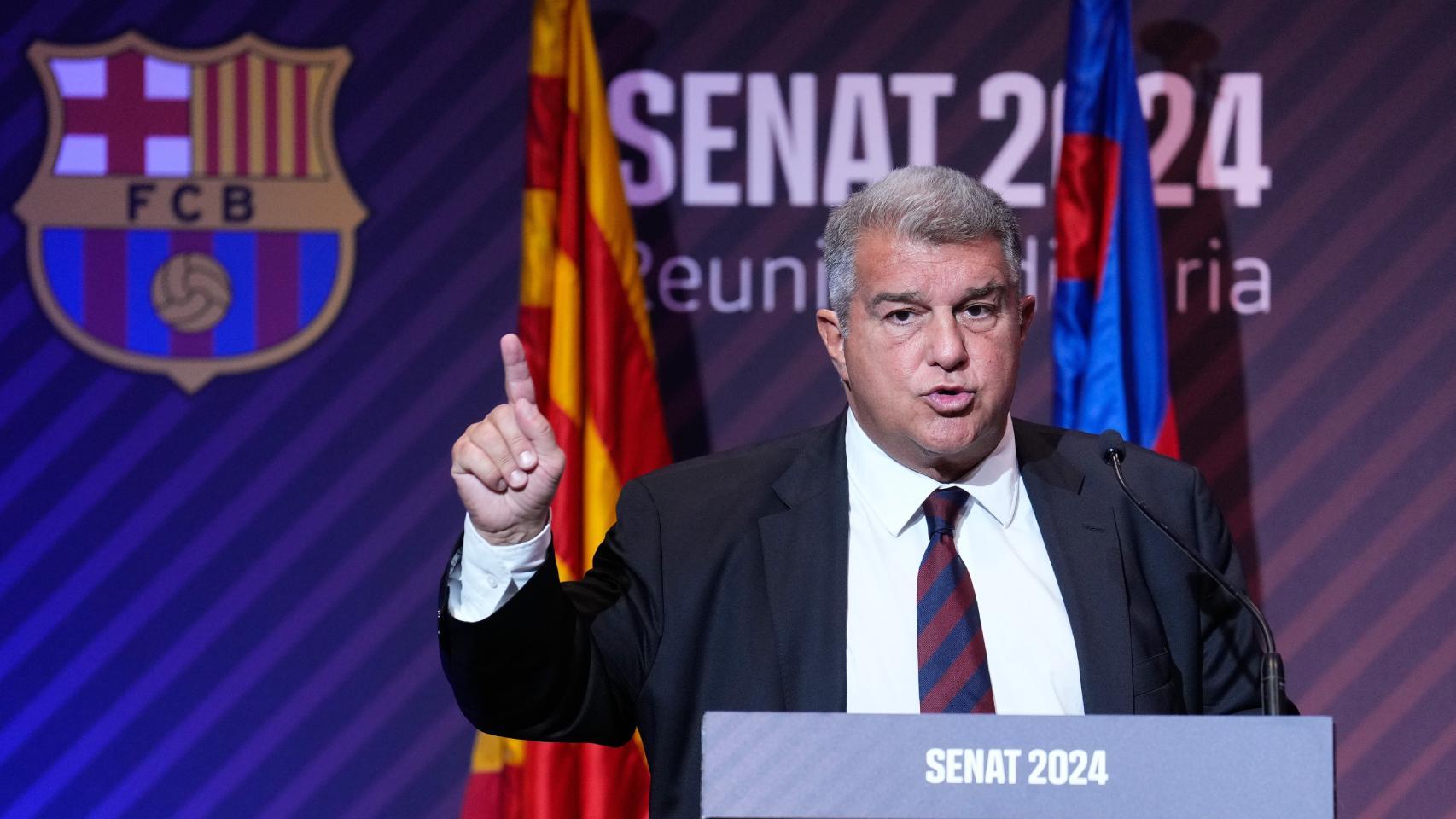 Joan Laporta, durante la reunión ordinaria con el Senado del Barça