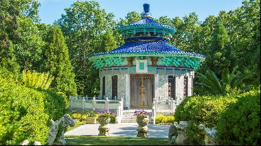 The Hamptons home on the market that evokes the beauty of Beijing’s Summer Palace gardens