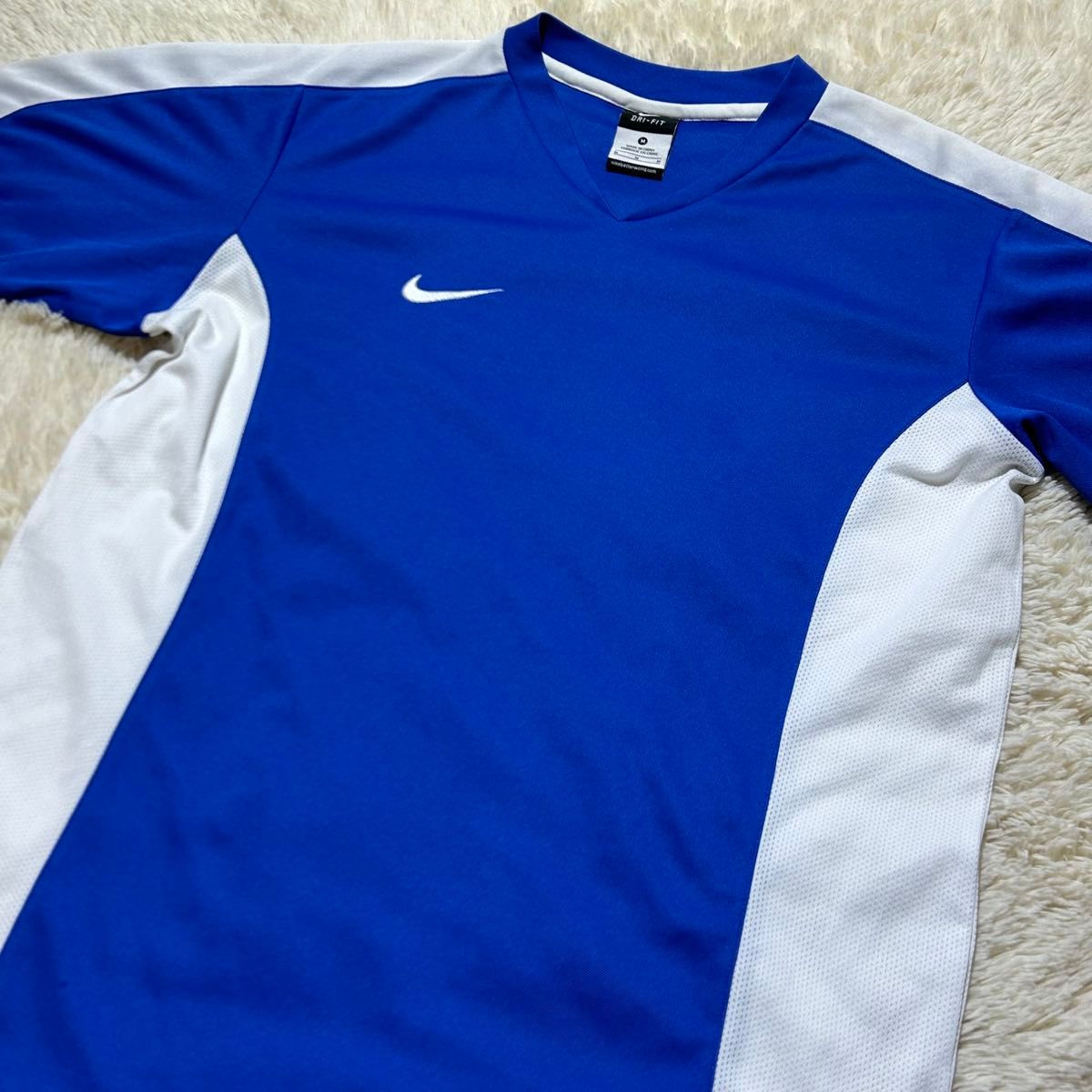 NIKEナイキ　DRI- Fitドライフィット　Vネック半袖Tシャツ　Mサイズ