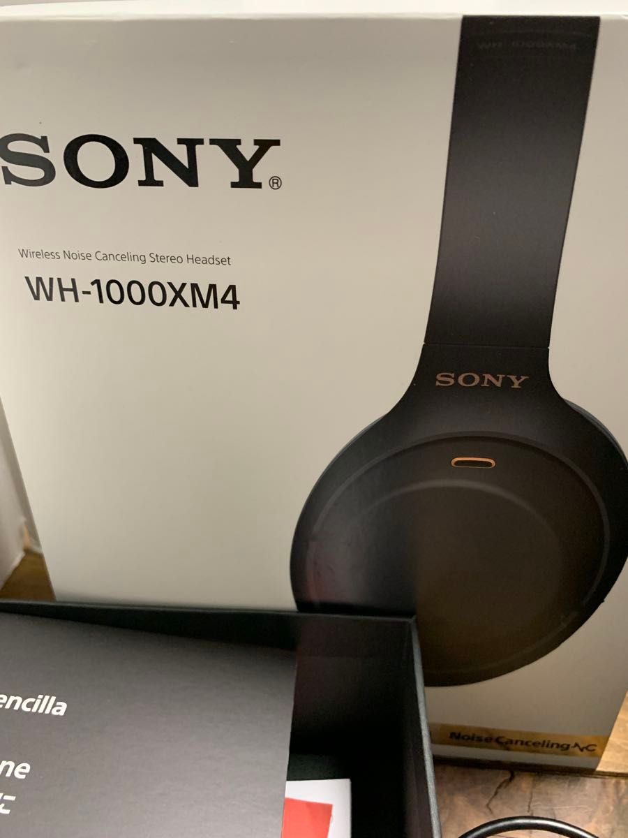 中古美品　SONY WH-1000XM4 SONY ワイヤレスヘッドホン ブラック　ノイズキャンセリング Bluetooth