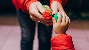 Dajesz dziecku "tubki"? Uwa�aj. "Nie odnotowali�my takiego przypadku"