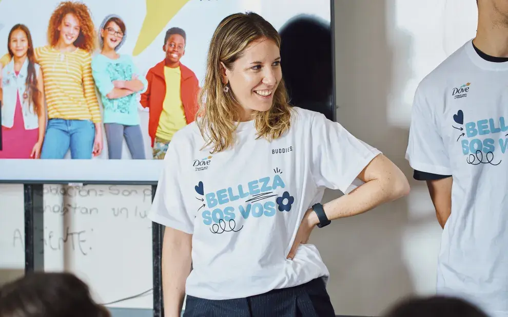 El equipo de Unilever tomó acción y brinda talleres en escuelas secundarias de todo el país.