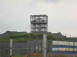 機動隊の監視塔