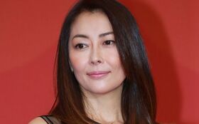 「ホテルのバルコニーから叫んで…」“急死”中山美穂(54)“終の住処”を提供したバーニング社長に聞いた「活動再開時の“謝罪”」《知人に見せていた“素顔”》