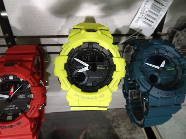 watch,hand,shop,Analog watch,yellow,automotive tire