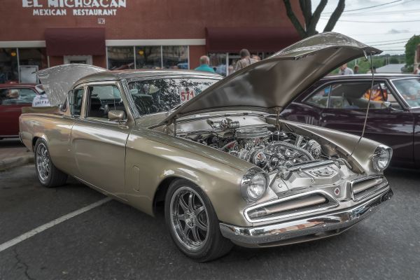 Coğrafi etiketlenmiş, kuzey Carolina, Amerika Birleşik Devletleri, Amerika Birleşik Devletleri, 1953 Studebaker Commander Starliner, 2018 Hot Nights Cool Rides