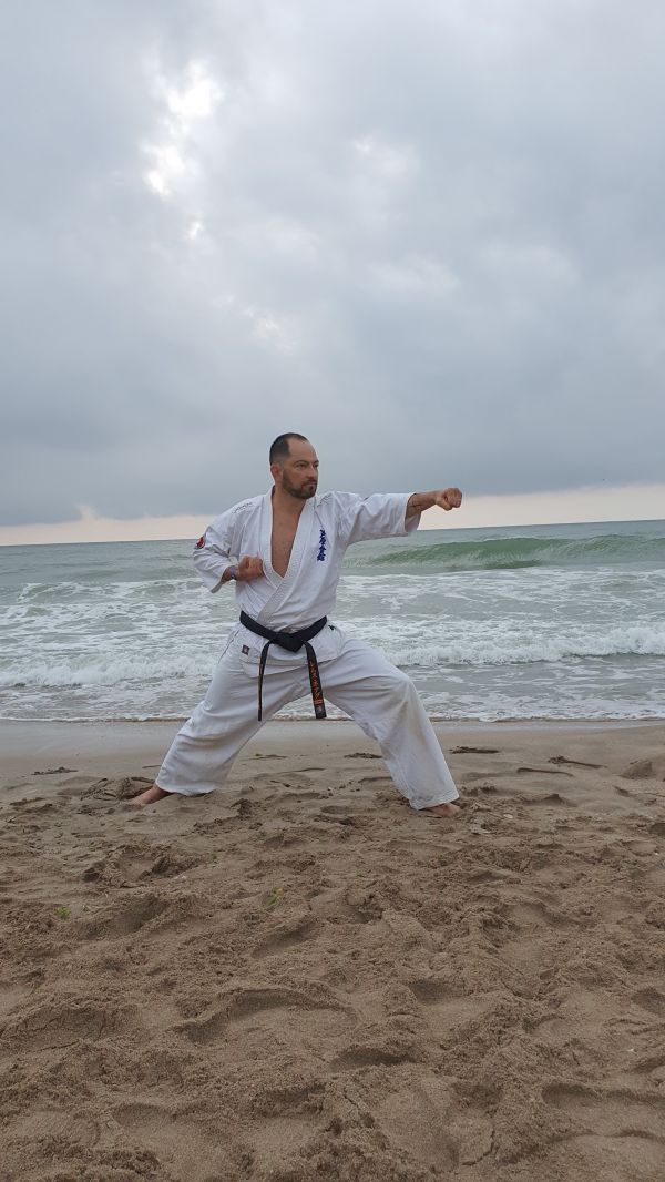 Ashihara,karate,usta,Remus,kimono,güç