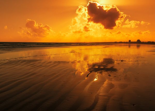 beach,water,cloud,sky,atmosphere,water resources