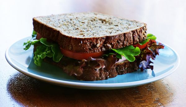 Lebensmittel,Sandwich,Salat,Schinken,Brot,Weizenvollkornbrot