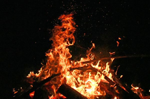 Feuer,Verbrennung,Lagerfeuer,Orange,rot,heiß