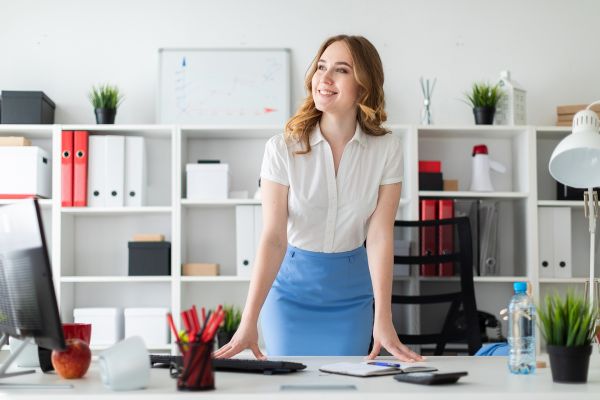 niña,joven,negocio,mujer de negocios,oficina,en pie