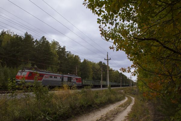 kouluttaa,vaunut,rautatie,cargo transportation,veturi,raiteet