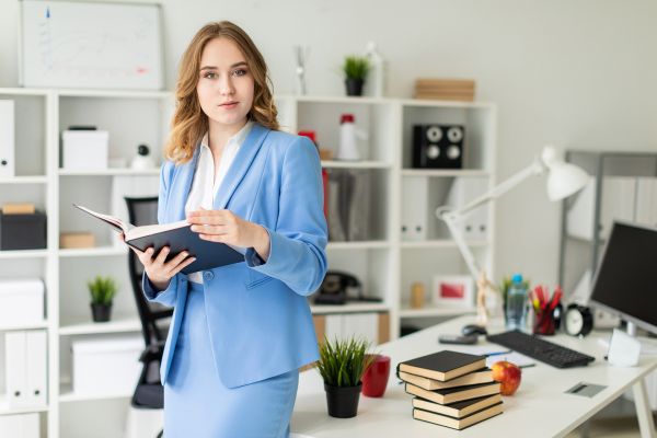 ragazza,attività commerciale,giovane,donna d'affari,ufficio,libro