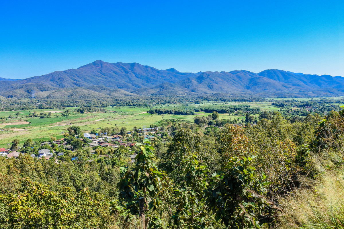 森林, 目的地, village landscape, mae hong son province, 泥, 地标, 景区, 屋, 薄雾, 农业, 公园, 山, 视图, 旅行, mae hong son thailand, 泰国, mae sariang district, 村, 天空, 绿色, 性质, 亚洲, 亚洲, 树, temple monastery, 栽培, 砍伐森林, 家, 湄洪儿, 修道院, 村屋, 户外, 建筑物, 丘陵, 培育, 寺庙, 旅行, 景观, 山地地貌, 植被, 自然景观, 爬坡道, 荒野, 高地, 自然环境, 山站, 植物社区, chaparral, 草原, 岭, 自然保护, 山脉, 灌木丛, 生物群落, 下降, 云, 生态区, 农村, 平原, 国家公园, 土地, 谷, 摄影, 安装风景, 厂, 路, 高原, 草地, 野生动物, 旅游, 种植园, 假期, 断层, 地形, 落后