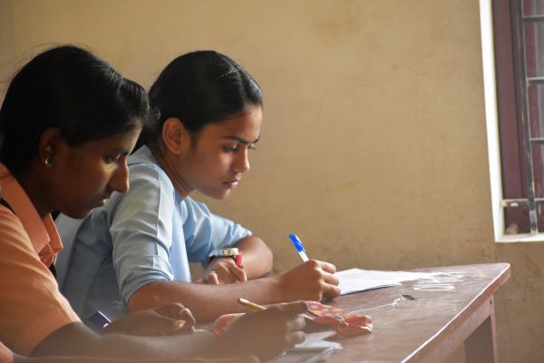 student,Kerala,meisje,tiener,tentamen,klaslokaal