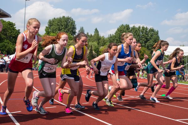 al aire libre, pista, campo, corriendo, Europa, persona