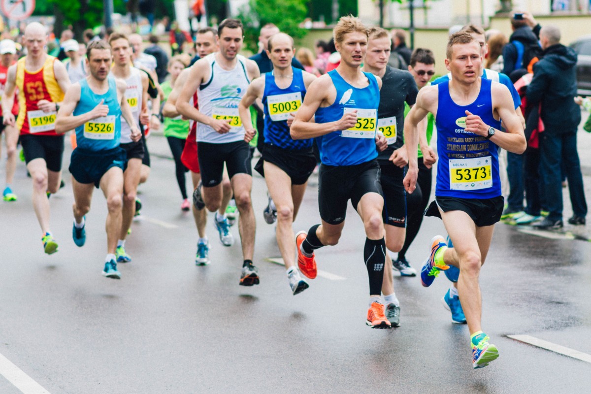 ao ar livre, pessoa, pessoas, esporte, corrida, lazer, movimento, Atlético, Treinamento, exercício, Rapidez, saudável, ginástica, energia, corrida, concorrência, maratona, Esportes, Corredores, resistência, atletismo, Atletas, arrancada, ativo, Competindo, exercício físico, Corredores de maratona, recreação ao ar livre, Ação humana, Esportes individuais, Duatlo, Atletismo de atletismo, Corrida de longa distância, meia-maratona, Meio, distância, executando, 800 metros