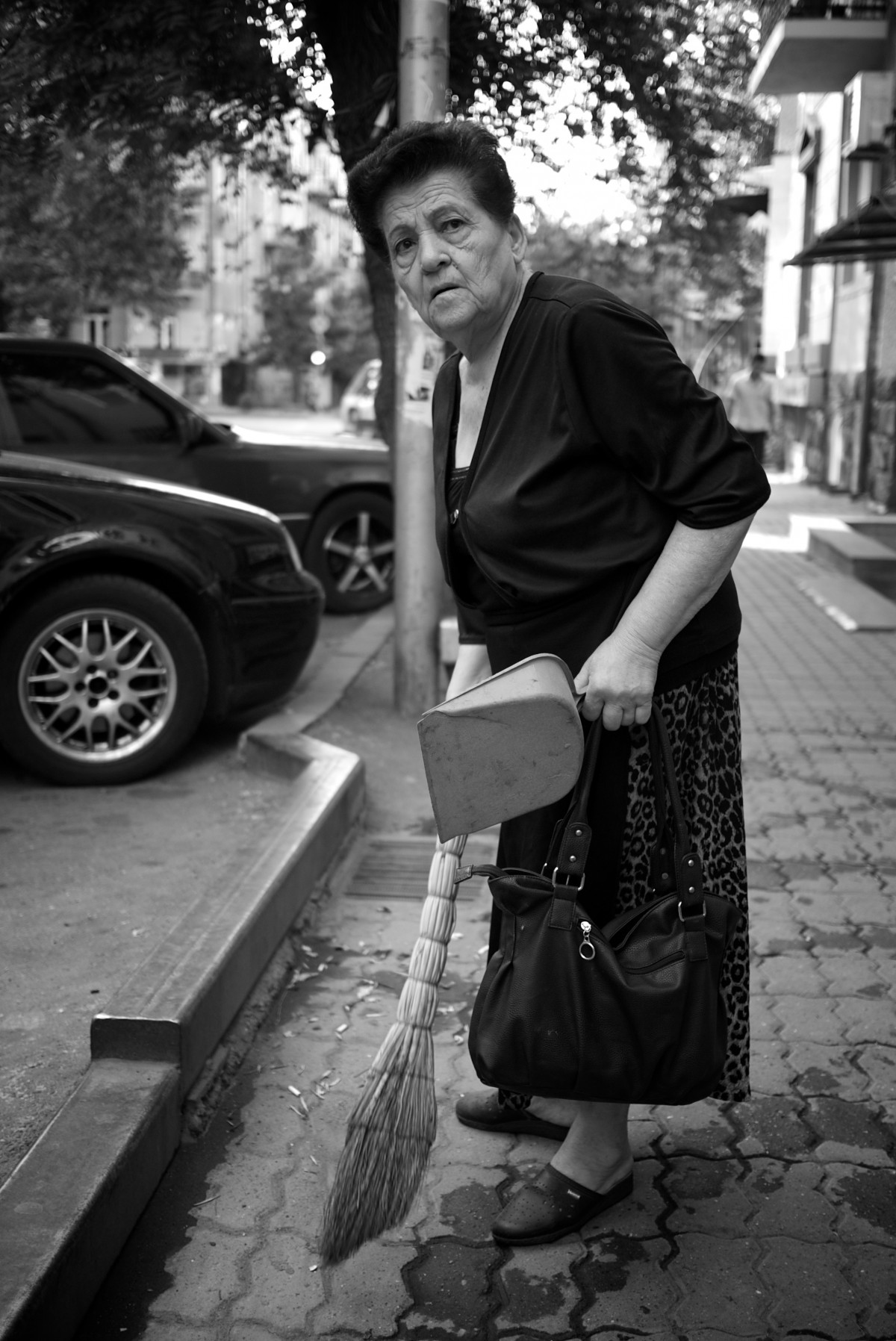 man, person, black and white, road, white, street, photography, ebook, sitting, training, fashion, clothing, black, monochrome, lady, streetphotography, flickr, thomas, video, infrastructure, olympus, photograph, snapshot, omd, image, fuji, leica, monochrom, leuthard, hcb, thomasleuthard, streettogs, interaction, photo shoot, monochrome photography, film noir, human positions