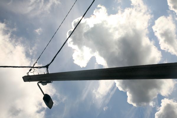 nube,cielo,luz de sol,viento,línea,torre