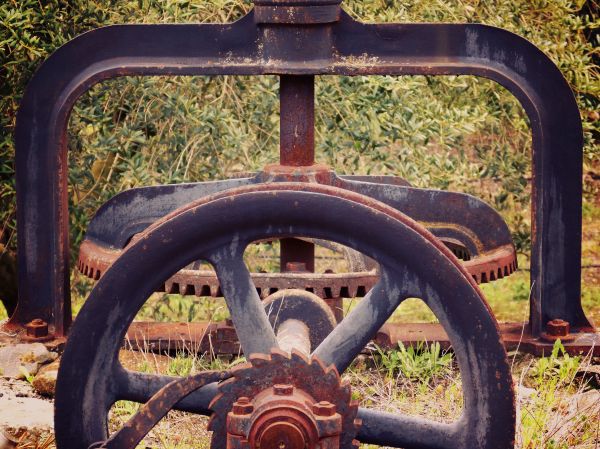 water,wheel,rust,vehicle,arch,park