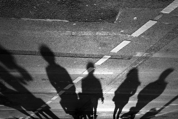 silhouette,la personne,lumière,noir et blanc,gens,blanc