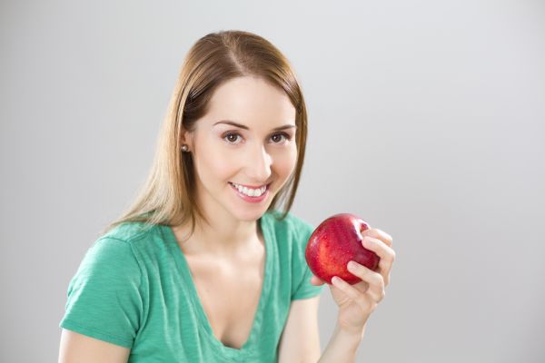 hand,apple,person,girl,woman,photography