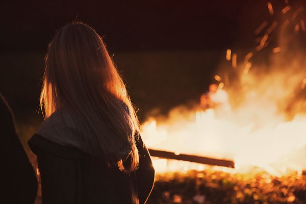 light,night,girl,sunlight,sparkler,flame