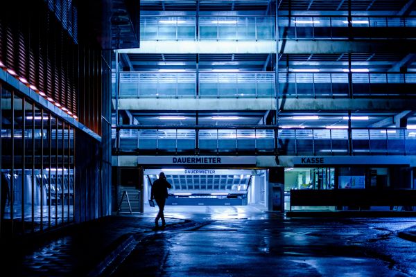 homme,piéton,en marchant,lumière,architecture,silhouette