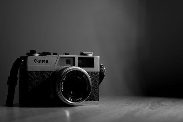 검은, 카메라, 화이트, 카메라 액세서리, 카메라 광학, Point and shoot camera