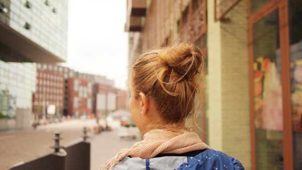 al aire libre,para caminar,persona,gente,niña,mujer