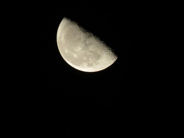 atmosphere,darkness,moon,circle,astronomy,crescent