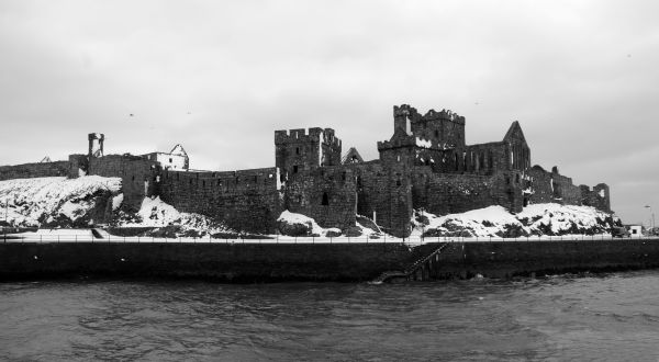 mer,bateau,navire,véhicule,noir et blanc,Château