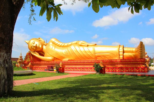 ανακλινόμενα Βούδα,βουδισμός,laos,ναός,ορόσημο