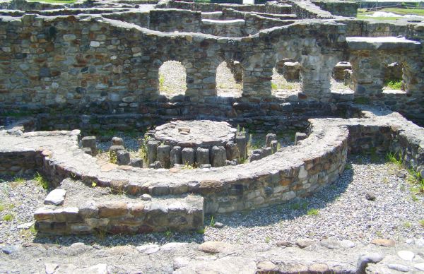 villaggio,muro di pietra,fortificazione,anfiteatro,rovine,monastero