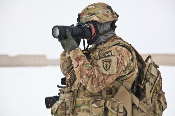 persoană,militar,iarnă,aparat foto,fotograf,fotografie