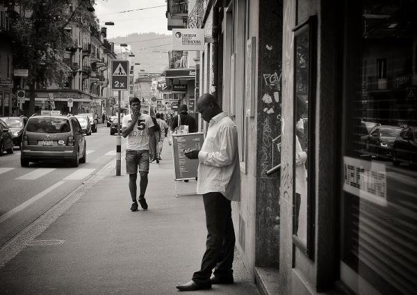 en blanco y negro, gente, sol, la carretera, blanco, peatonal