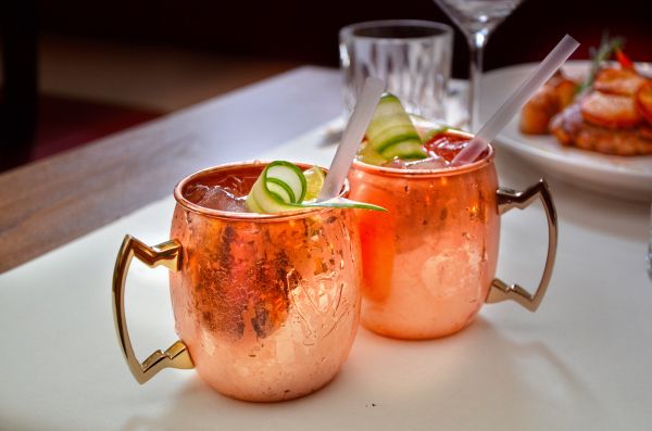 glass,restaurant,bar,counter,orange,dish