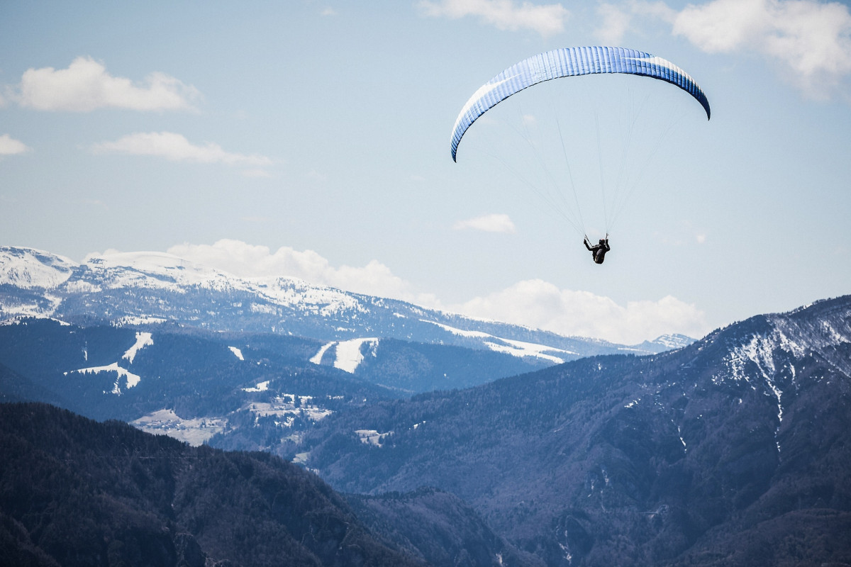 landscape, mountain, snow, sky, adventure, mountain range, flight, extreme sport, parachute, paragliding, sports, mountains, alps, valleys, parachuting, air sports, atmosphere of earth, windsports