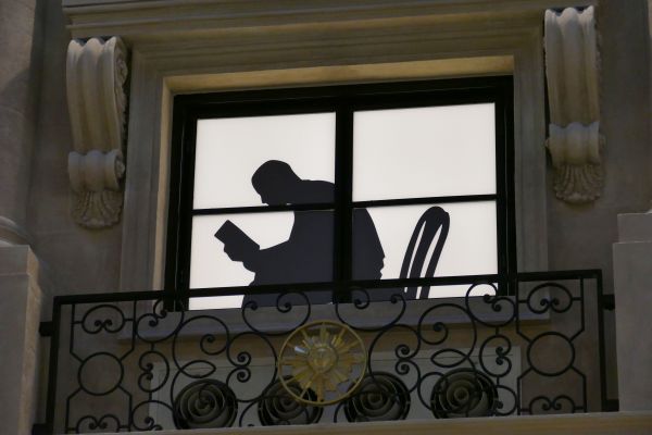 finestra, uomo, silhouette, libro, leggere, bicchiere